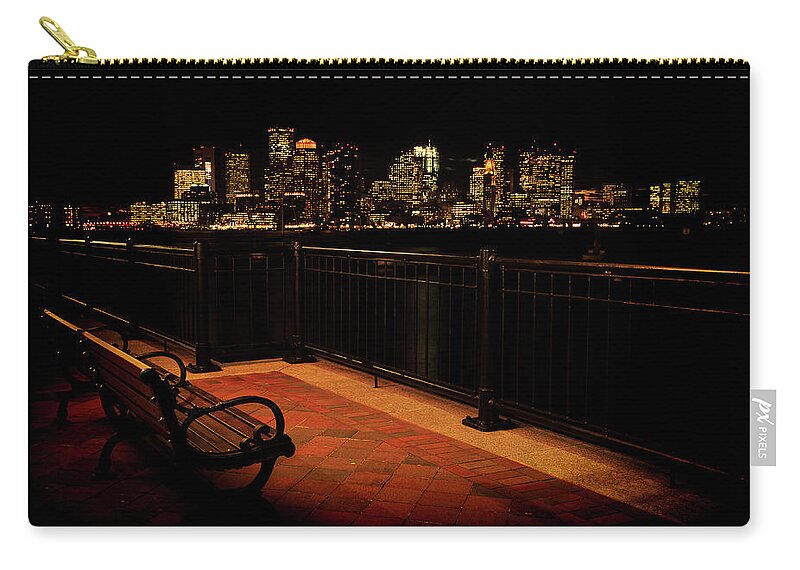 Boston Zip Pouch featuring the photograph Boston Lamplight by Rob Davies