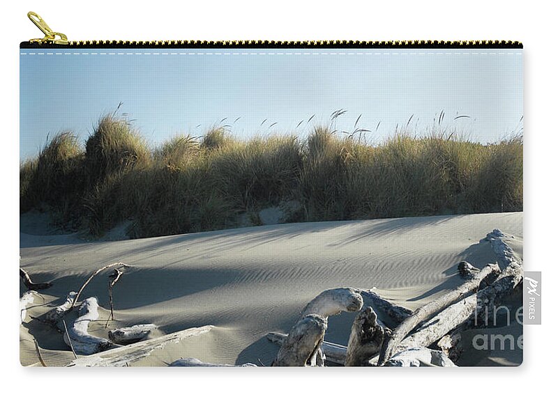 Denise Bruchman Zip Pouch featuring the photograph Bullards Beach by Denise Bruchman