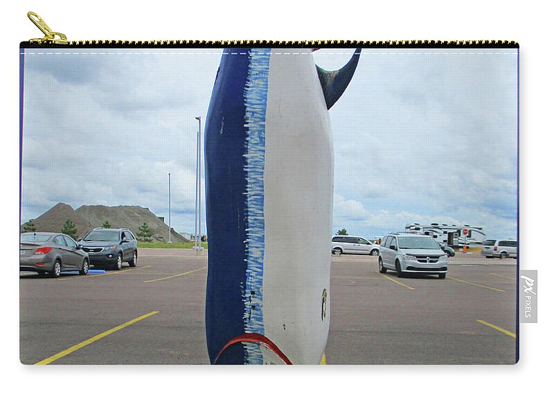 Charlottetown Pei Zip Pouch featuring the photograph Charlottetown Fish 2 by Randall Weidner
