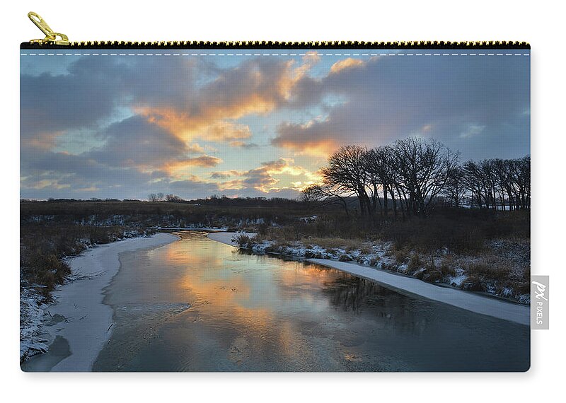 Glacial Park Zip Pouch featuring the photograph Christmas Morning 2017 in Glacial Park 7 by Ray Mathis