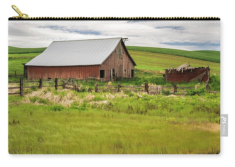 Usa Zip Pouch featuring the photograph An abandoned barn in Palouse by Usha Peddamatham