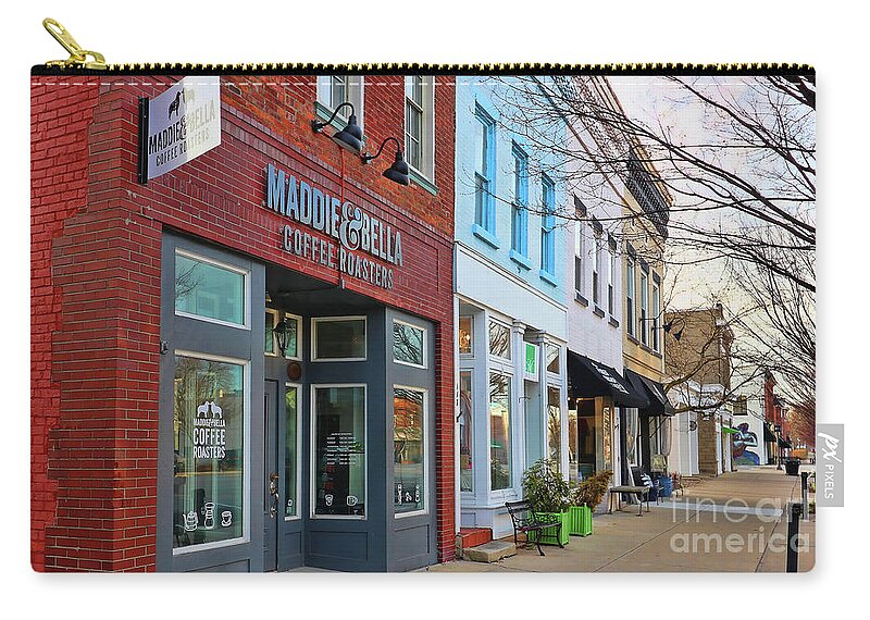 Downtown Perrysburg Zip Pouch featuring the photograph Downtown Perrysburg b 0277 by Jack Schultz