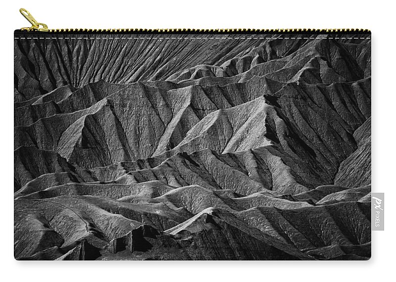 Amazing Zip Pouch featuring the photograph Dynamic Range by Gary Migues