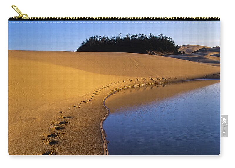 Dunes Zip Pouch featuring the photograph Footprints in the Sand by Robert Potts
