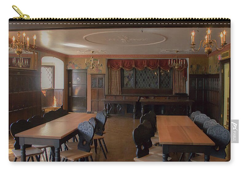Bierhalle Zip Pouch featuring the photograph Hofbrauhaus by Darrell Foster