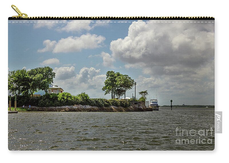Sullivan's Island Zip Pouch featuring the photograph Island Crusing by Dale Powell
