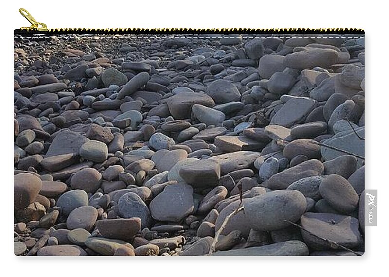 Lake Ontario Zip Pouch featuring the photograph Lake Ontario by Rob Hans