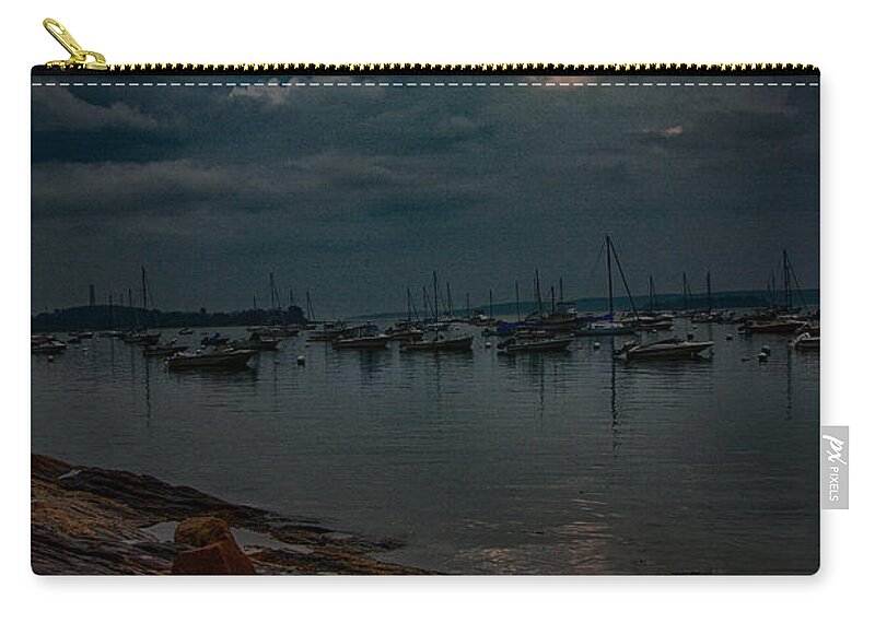 #jefffolger #vistaphotography Zip Pouch featuring the photograph Last rays of the day by Jeff Folger
