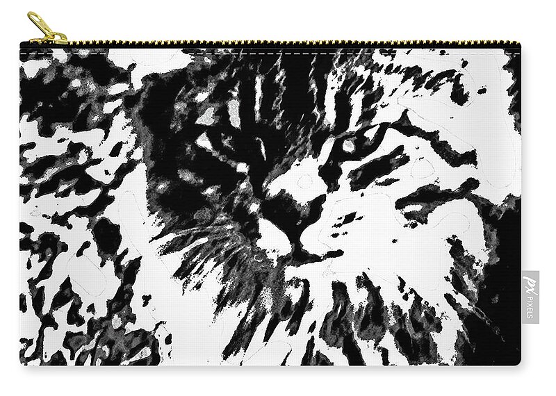 Maine Coon Zip Pouch featuring the photograph Maine Coon by Gina O'Brien