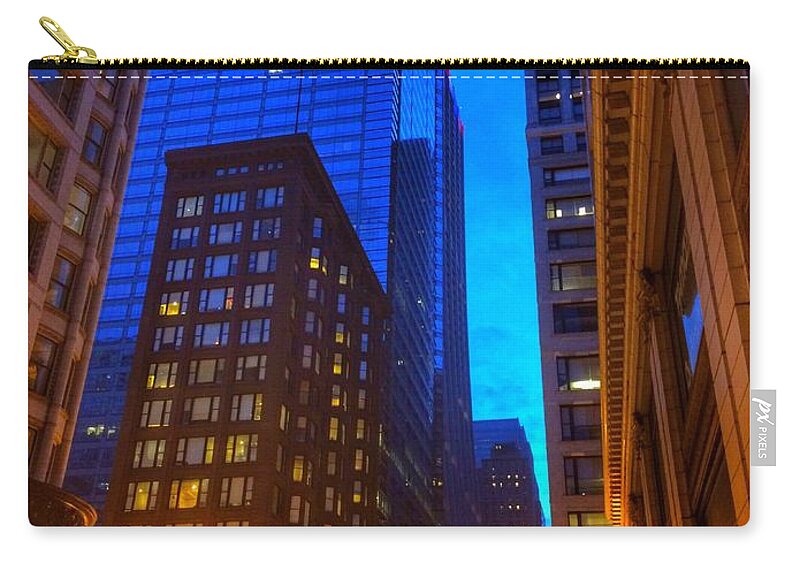 Chicago Zip Pouch featuring the photograph Mellow on Monroe by Nick Heap