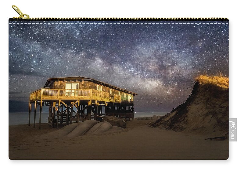Night Skies Zip Pouch featuring the photograph Milky Way Beach House by Russell Pugh