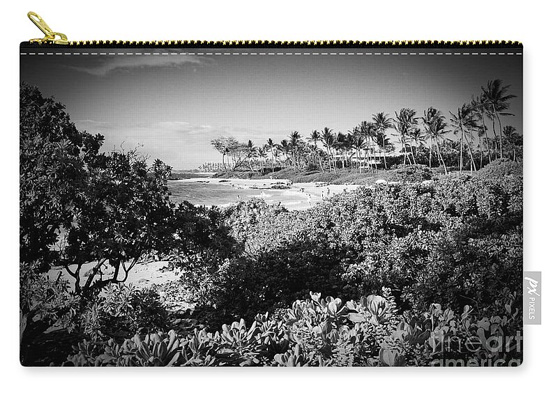 Mokapu Zip Pouch featuring the photograph Mokapu Ulua Beach Wailea Maui Hawaii by Sharon Mau