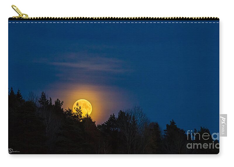 Moon Rise Carry-all Pouch featuring the photograph Moon rise by Torbjorn Swenelius