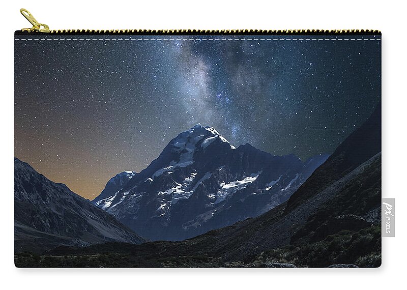 Mount Cook Zip Pouch featuring the photograph Mount Cook at night by Martin Capek