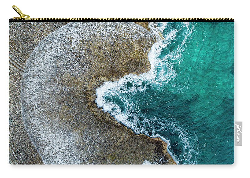 North Shore Oahu Hawaii Zip Pouch featuring the photograph Ocean Riples by Leonardo Dale