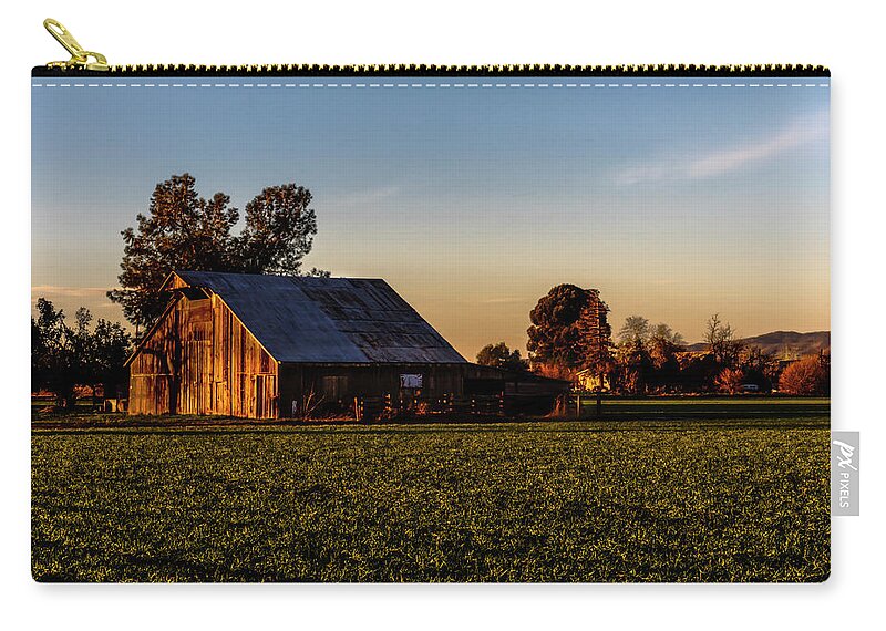 Barn Zip Pouch featuring the photograph Old Barn 12 Color by Bruce Bottomley