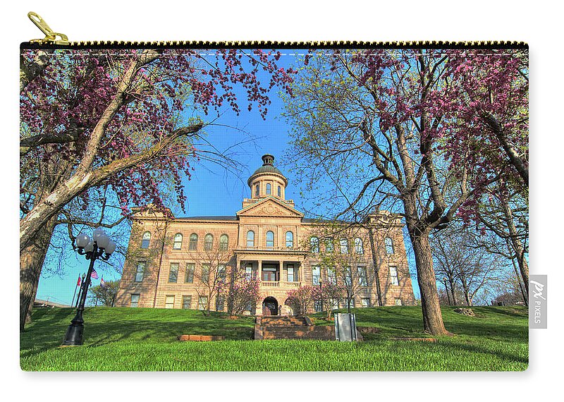 Missouri Zip Pouch featuring the photograph Old Courthouse by Steve Stuller