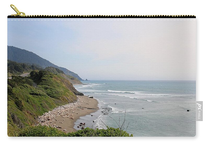 Oregon Coast Zip Pouch featuring the photograph Oregon Coast - 46 by Christy Pooschke