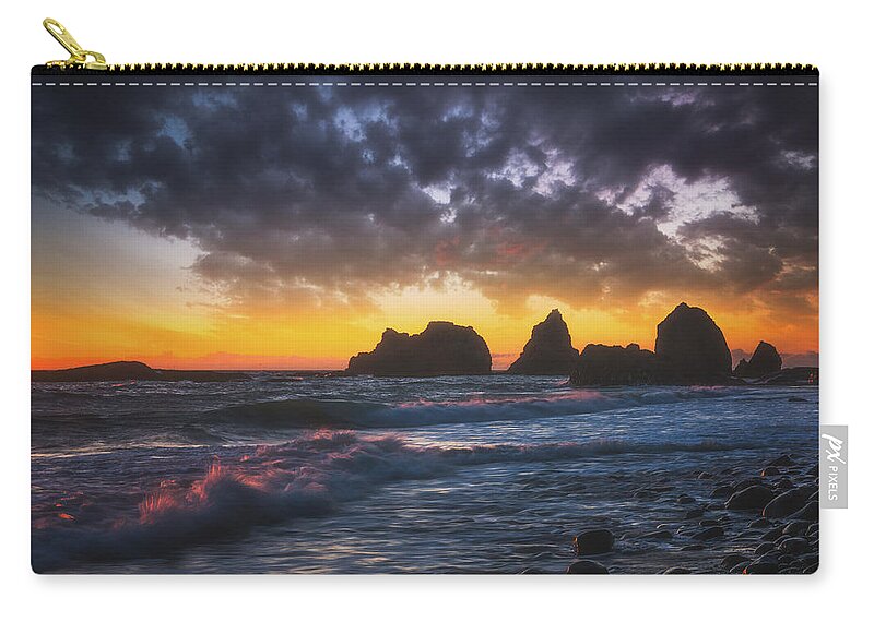  Zip Pouch featuring the photograph Oregon Souls by Darren White