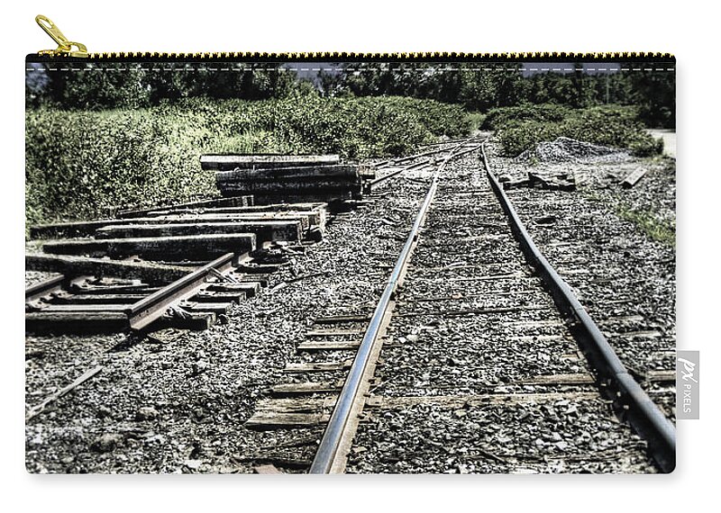 Train Zip Pouch featuring the photograph Outward Bound by Tammy Wetzel