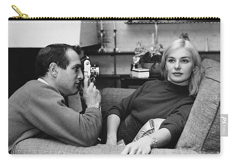 Actress Carry-all Pouch featuring the photograph Paul Newman and Joanne Woodward by Louis Goldman