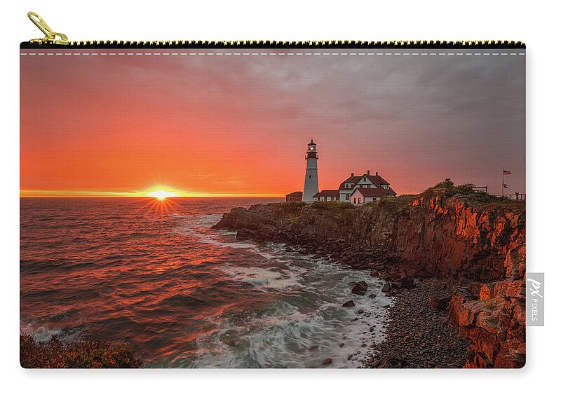 Maine Zip Pouch featuring the photograph Portland Head Sunrise by Rob Davies