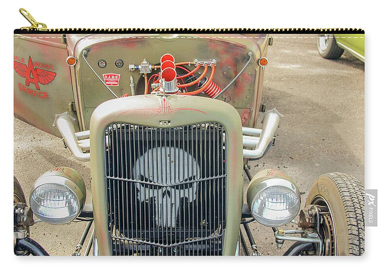 Ratrod Carry-all Pouch featuring the photograph Ratrod Skull by Darrell Foster