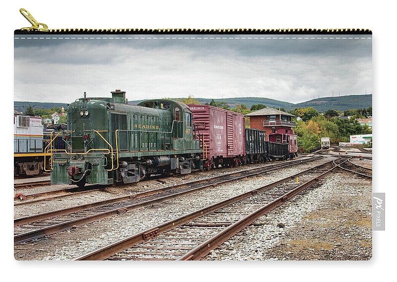 Reading Locomotive 467 Zip Pouch featuring the photograph Reading Locomotive 467 by Kristia Adams
