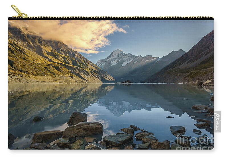 Mount Cook Zip Pouch featuring the photograph Reflection Of Aoraki by Kamrul Arifin Mansor