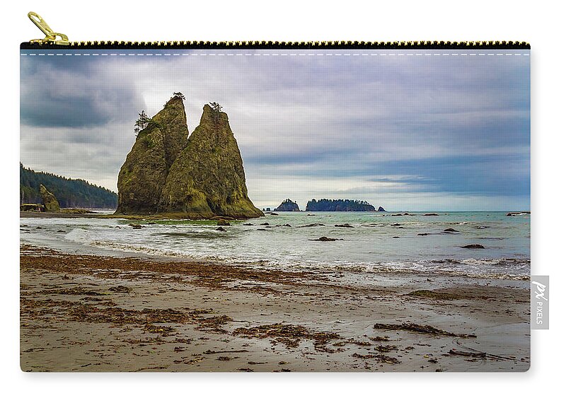 Beach Carry-all Pouch featuring the photograph Rialto Beach by Roslyn Wilkins