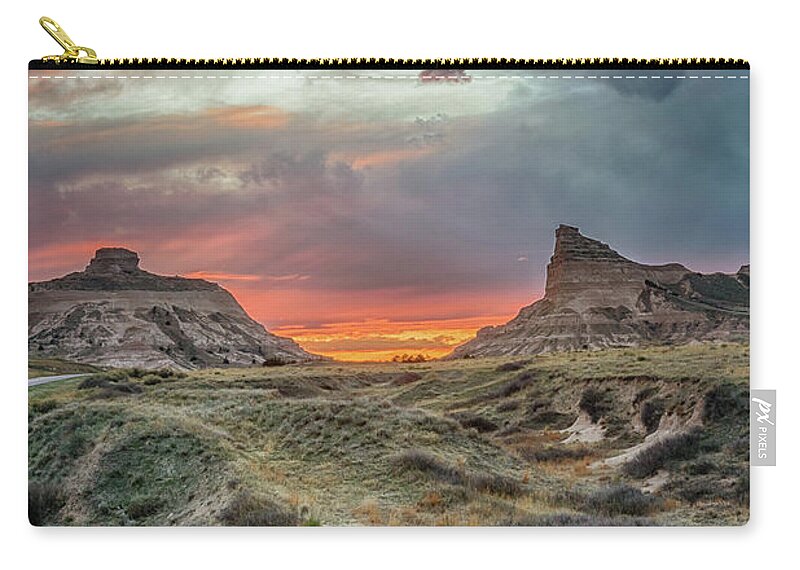 Scotts Bluff Zip Pouch featuring the photograph Scotts Bluff Sunset by Susan Rissi Tregoning
