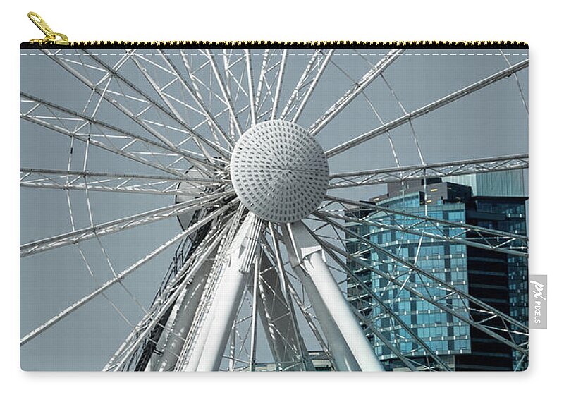 Travel Zip Pouch featuring the photograph Seattle's Great Wheel by Deborah Klubertanz