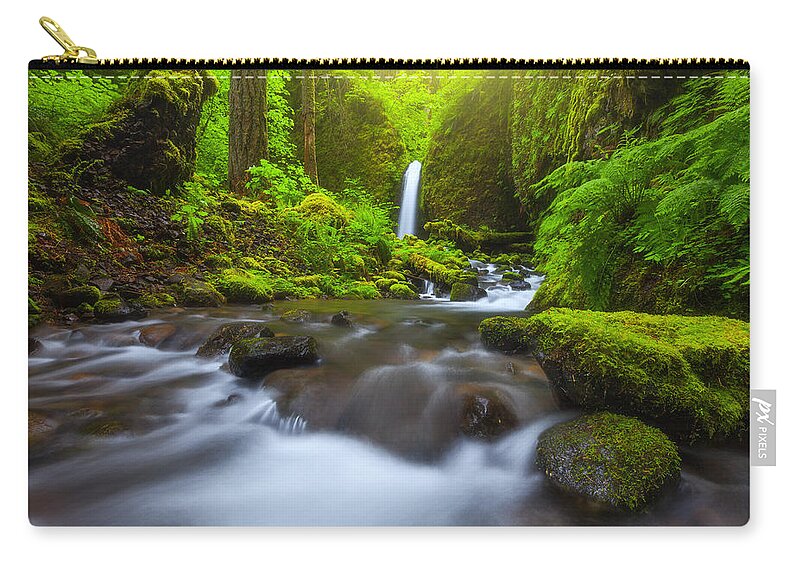 Oregon Zip Pouch featuring the photograph Seclusion by Darren White