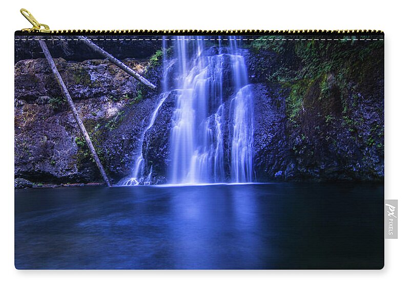 Falls Zip Pouch featuring the photograph Silver Falls - Upper North Falls by Pelo Blanco Photo