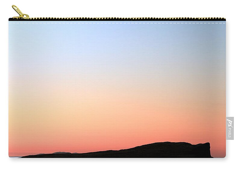 Staffin Bay Zip Pouch featuring the photograph Staffin Sunset by Grant Glendinning