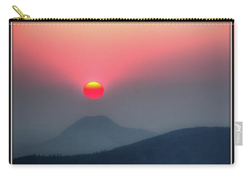 Sun Zip Pouch featuring the photograph Sun Teed Up by Fiskr Larsen