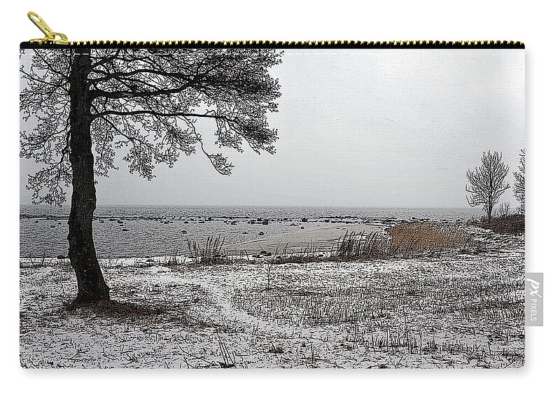 Ocean Zip Pouch featuring the photograph Sweet Peace by Randi Grace Nilsberg