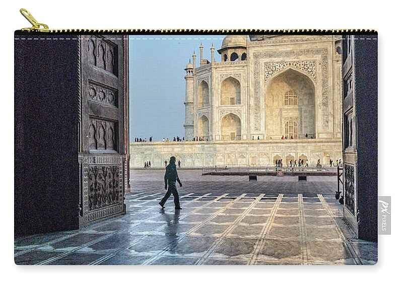 Heritage Zip Pouch featuring the photograph Taj Mahal 01 by Werner Padarin