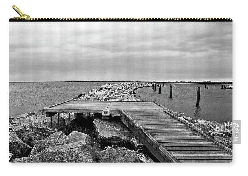 Sea Zip Pouch featuring the photograph The Sea Still Sings by Silva Wischeropp