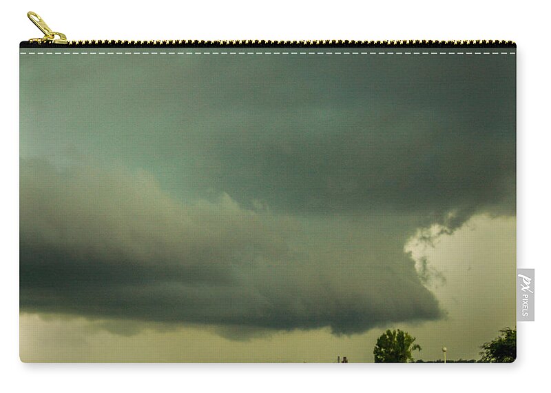 Nebraskasc Zip Pouch featuring the photograph There Be a Nebraska Storm a Brewin 028 by NebraskaSC