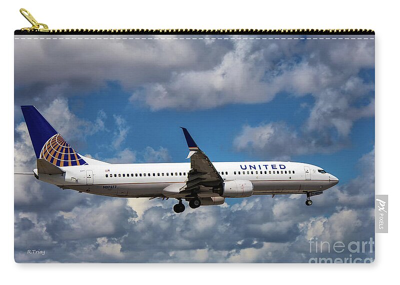 United Airlines Zip Pouch featuring the photograph United Airlines Boeing 737 NG by Rene Triay FineArt Photos