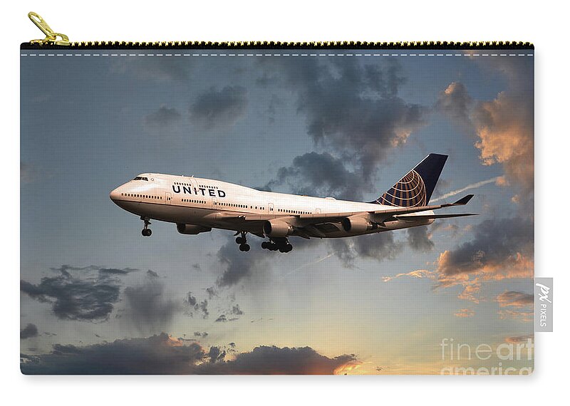 Boeing 747 Zip Pouch featuring the digital art United Boeing 747-422 by Airpower Art