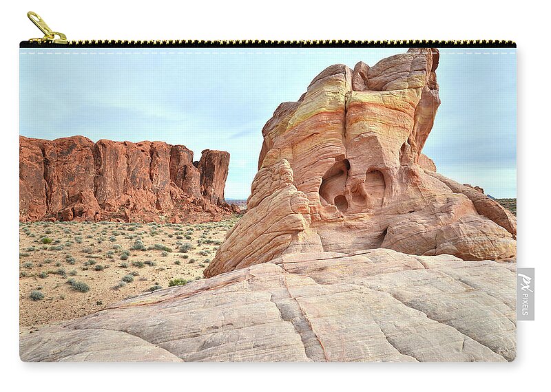 Valley Of Fire Zip Pouch featuring the photograph Valley of Fire North by Ray Mathis