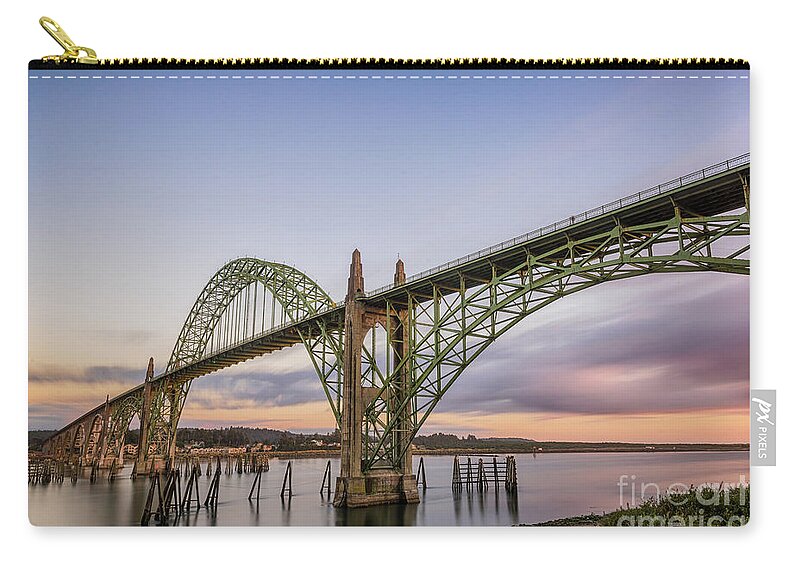 Oregon Zip Pouch featuring the photograph Yaquina Bay bridge by Paul Quinn