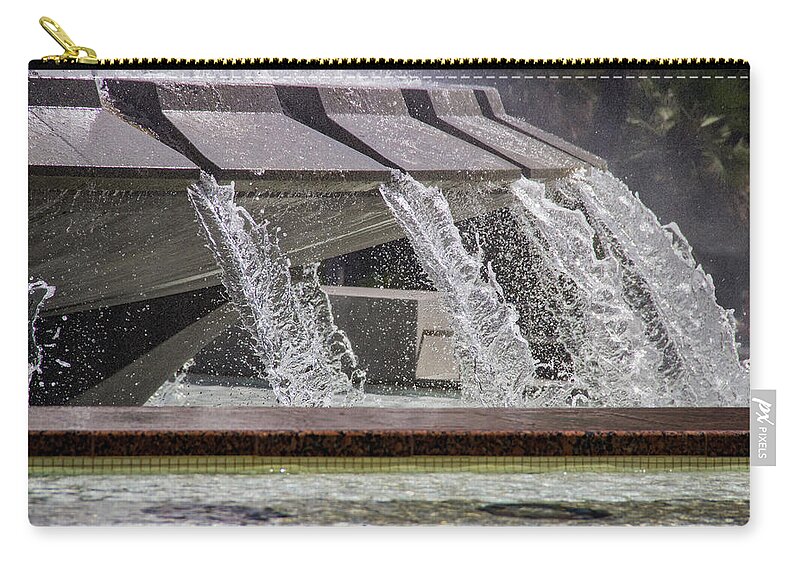 Arthur J. Will Zip Pouch featuring the photograph Arthur J. Will Memorial Fountain at Grand Park #2 by Roslyn Wilkins