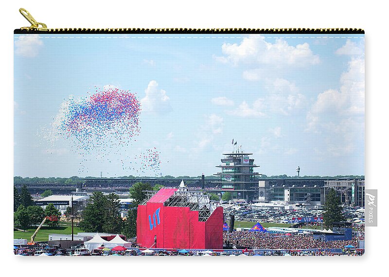 Indianapolis Zip Pouch featuring the photograph 2018 Indianapolis 500 by Rik Carlson