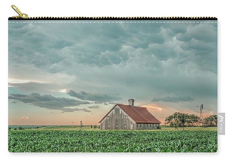 Tourism Zip Pouch featuring the photograph Barn in Sunset by Laura Hedien