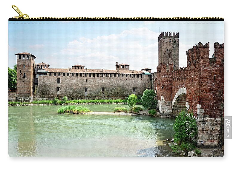 Veneto Zip Pouch featuring the photograph Castelvecchio And Ponte Scaligero by Alxpin