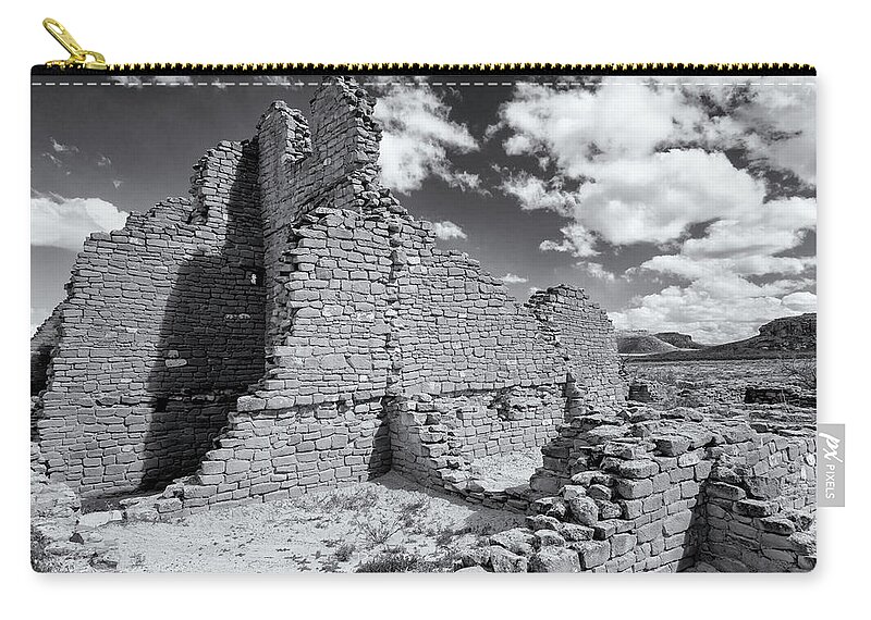 Chaco Canyon Zip Pouch featuring the photograph Chaco Canyon Ruins 2 by Alan Vance Ley