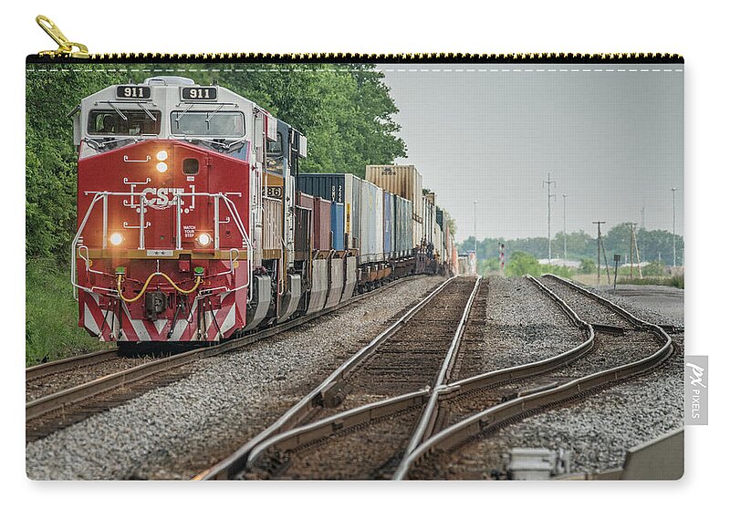 Railroad Zip Pouch featuring the photograph CSXT 911 at Casky Lane Hopkinsville Ky by Jim Pearson